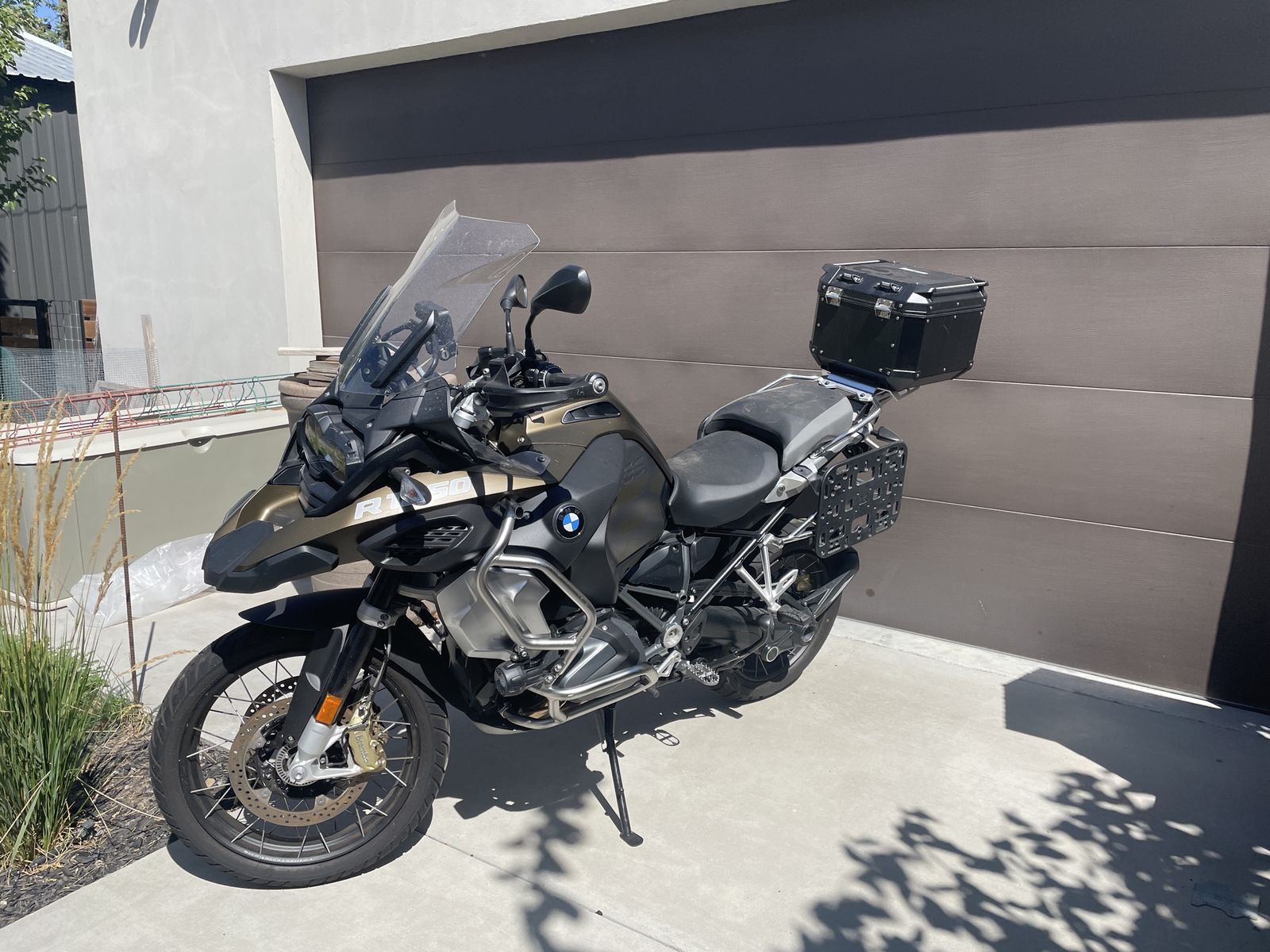 BMW R 1250 GS Adventure  Motorcycle with Hard Case Excellent Condition