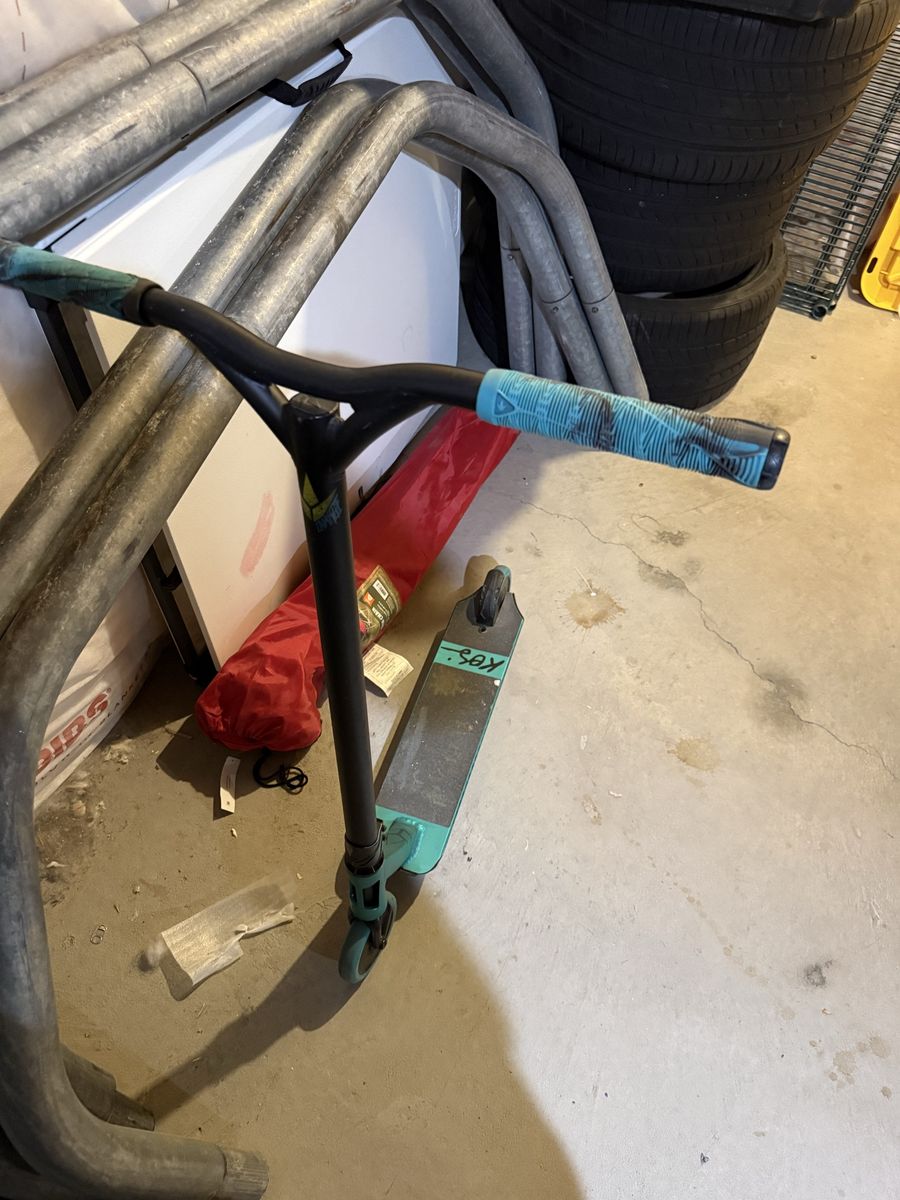 Envy KOS Stunt Scooter Teal/Black Used