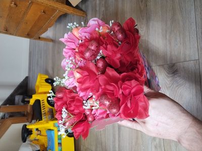 2 large bouquets of fake flowers