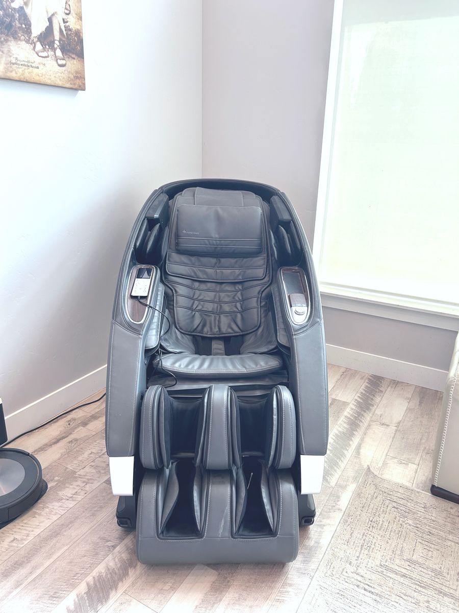 Human Touch Super Novo 2.0 Zero Gravity Massage Chair