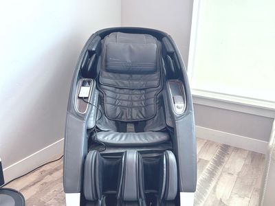 Human Touch Super Novo 2.0 Zero Gravity Massage Chair