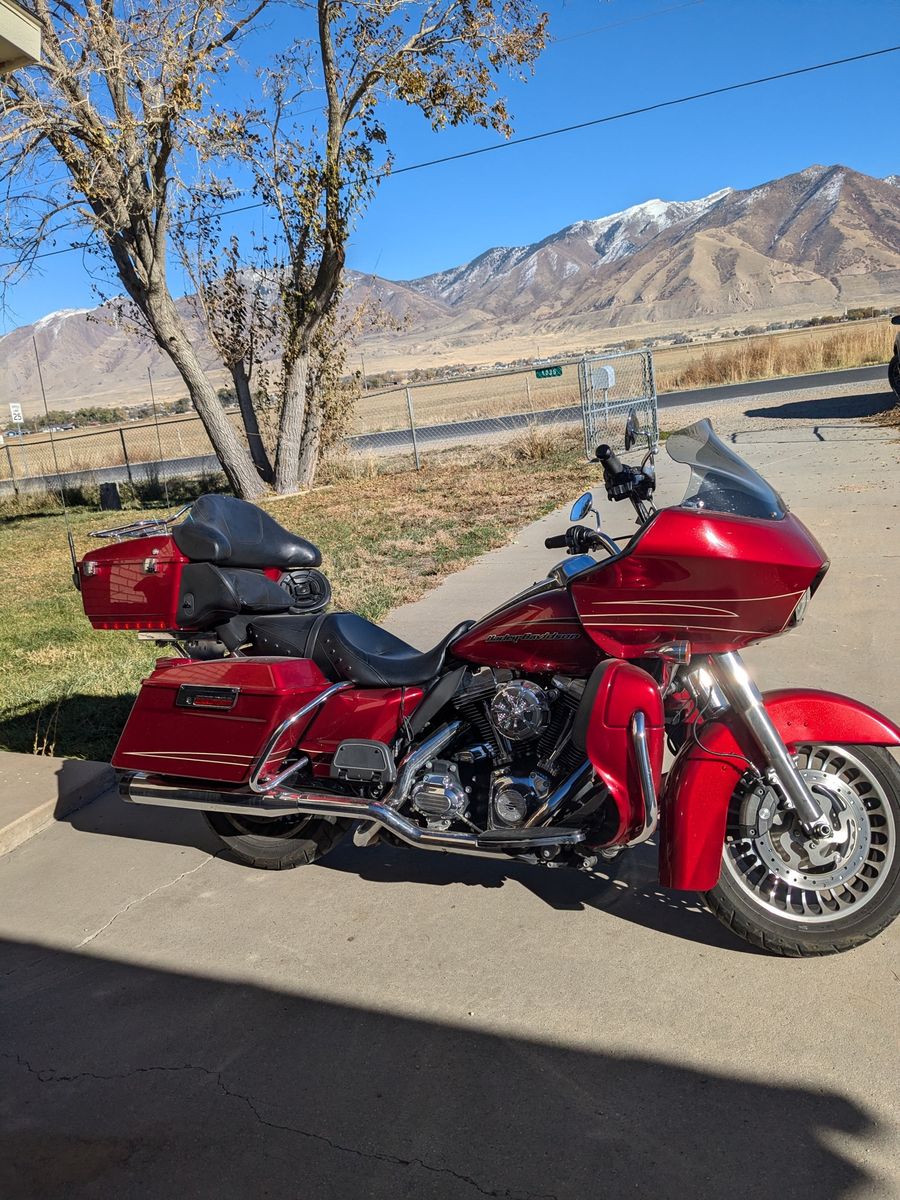 Harley Davidson Road Glide Ultra FLTRU 2013 Red Touring Motorcycle with Top Case
