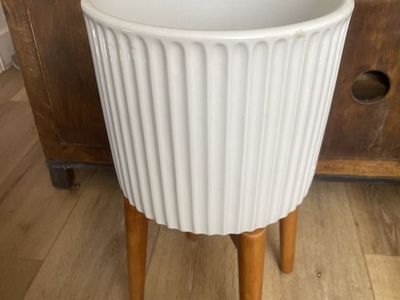West Elm Planter with Wood Stand White Ceramic Indoor/Outdoor Plant Pot