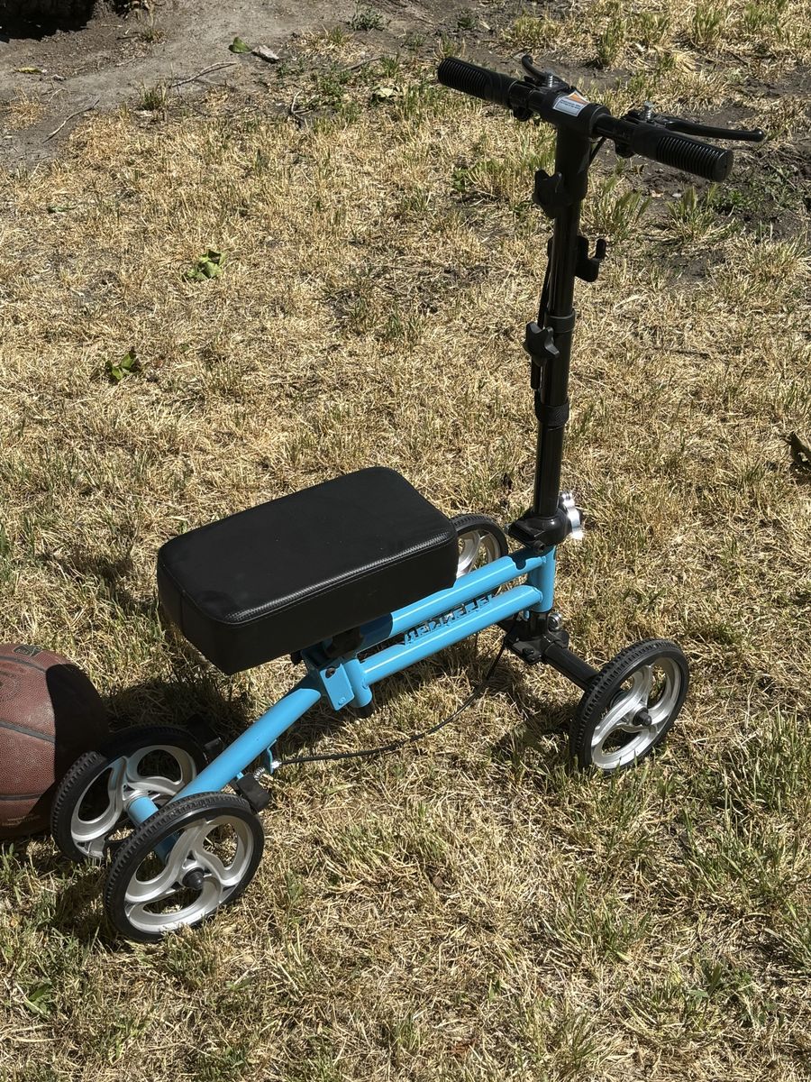 Knee scooter