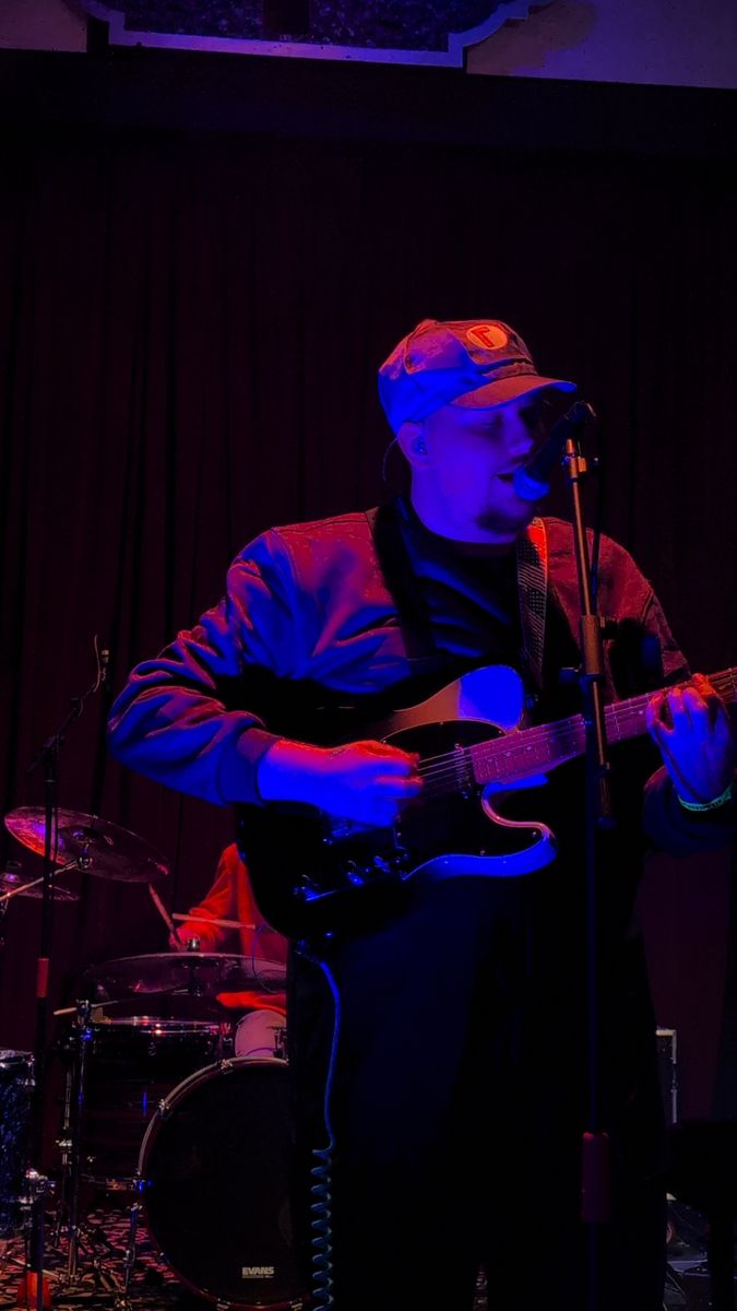 Awakening Autumn looking for session musicians (bass/guitar)