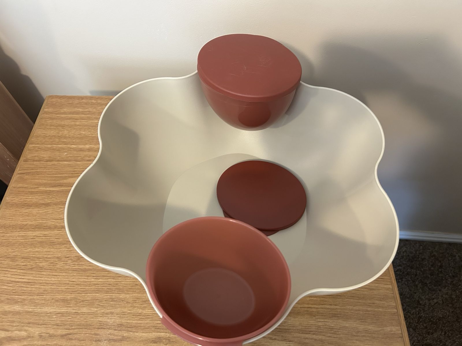 Tupperware Chip & Dip Serving Bowl with 2 lids -White & Terracotta