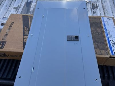 Eaton Cutler-Hammer BR200A 30-Space 40-Circuit 200A Indoor Loadcenter Main Lugs Included