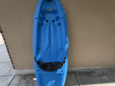 Lifetime Wave Youth Kayak - Blue, Used (Paddle included)