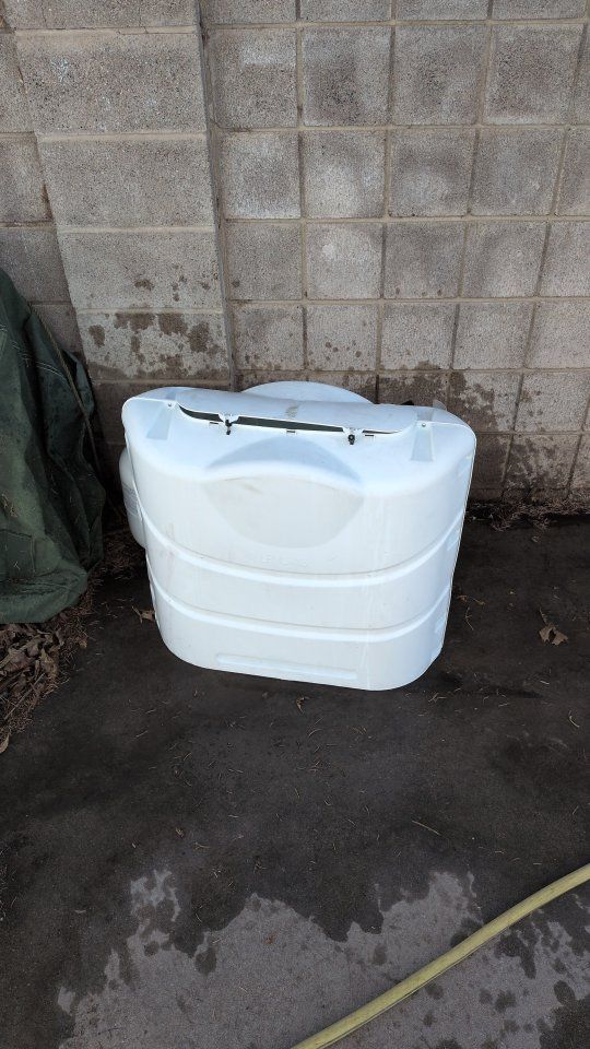 Camco 30lb propane tank cover white