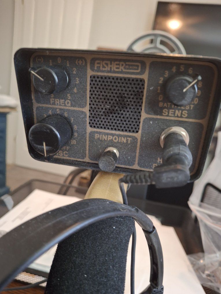 professional metal detector. Fisher 1235 -x