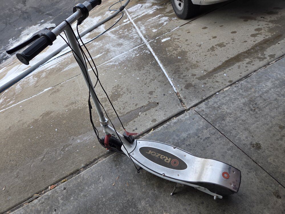 Electric Razor E200 Scooter