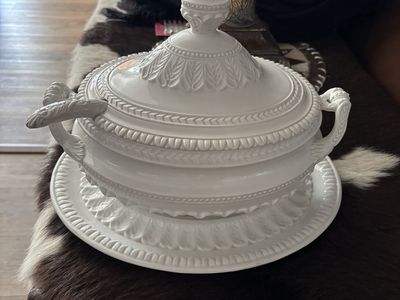 Vintage soup tureen