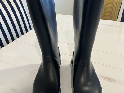 Hunter original tall rain boot 8M