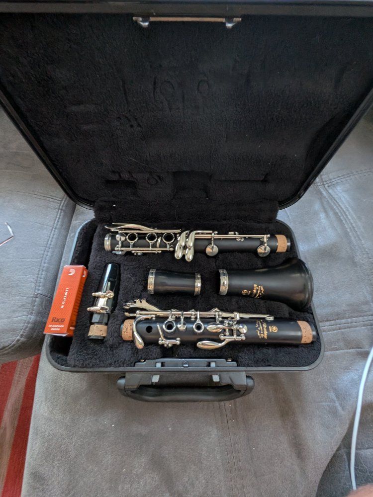 Yamaha Advantage Clarinet with Hard Case and Accessories