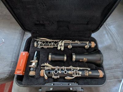 Yamaha Advantage Clarinet with Hard Case and Accessories