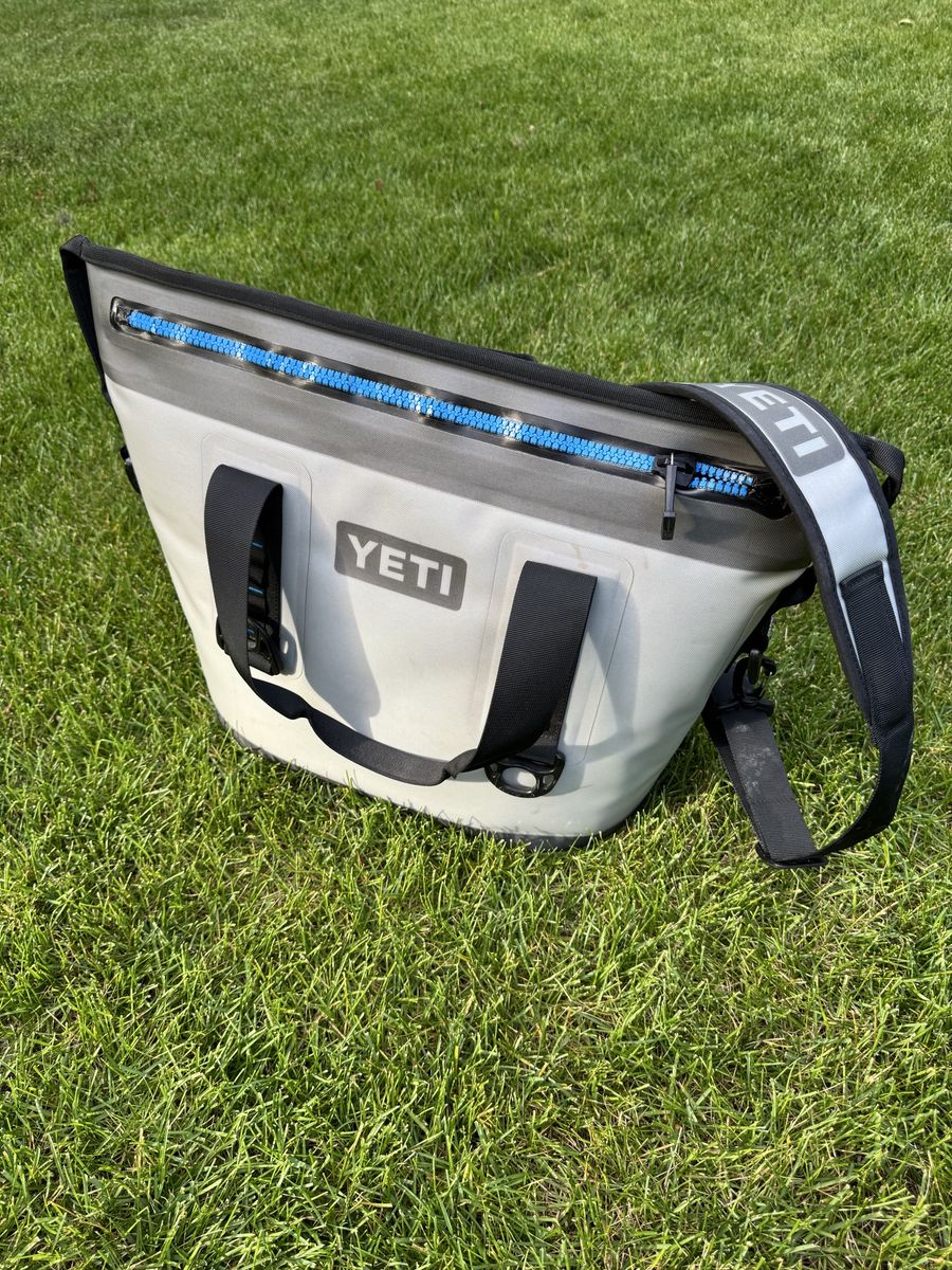 YETI Hopper 2 20 liter, Portable, Durable, Leakproof, Grey/Blue