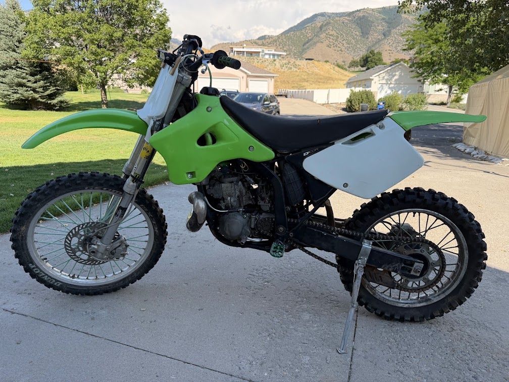 1998 Kawasaki KX250 – Needs Work – $2000