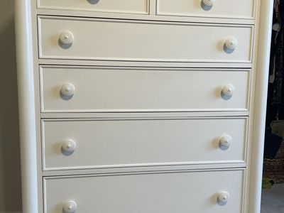 4-piece girls bedroom set: dresser nightstand desk