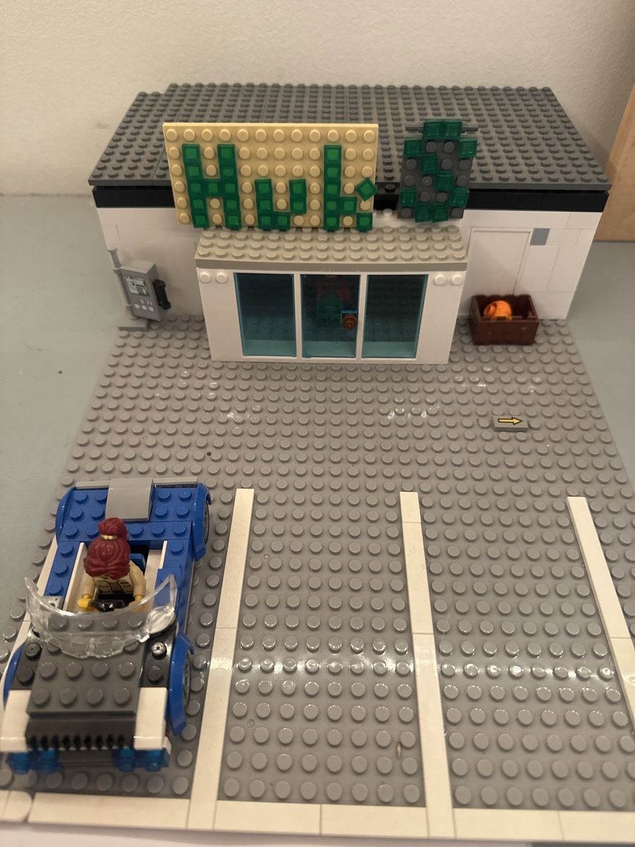 Custom free build LEGO grocery store with Car and Minifigures