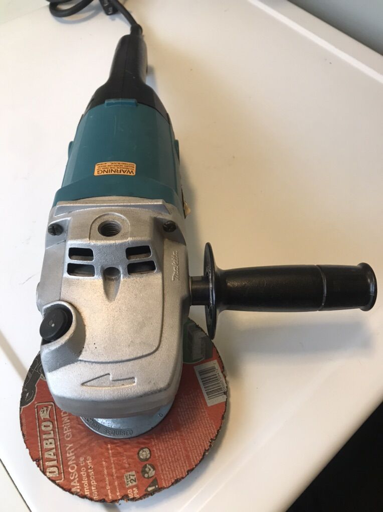 Metal Grinder Makita