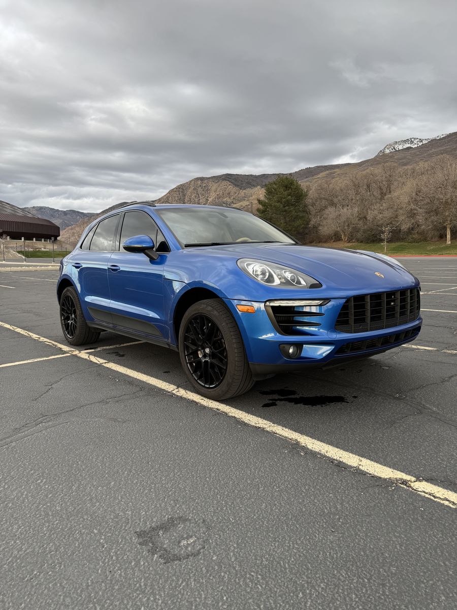2016 PORSCHE MACAN S