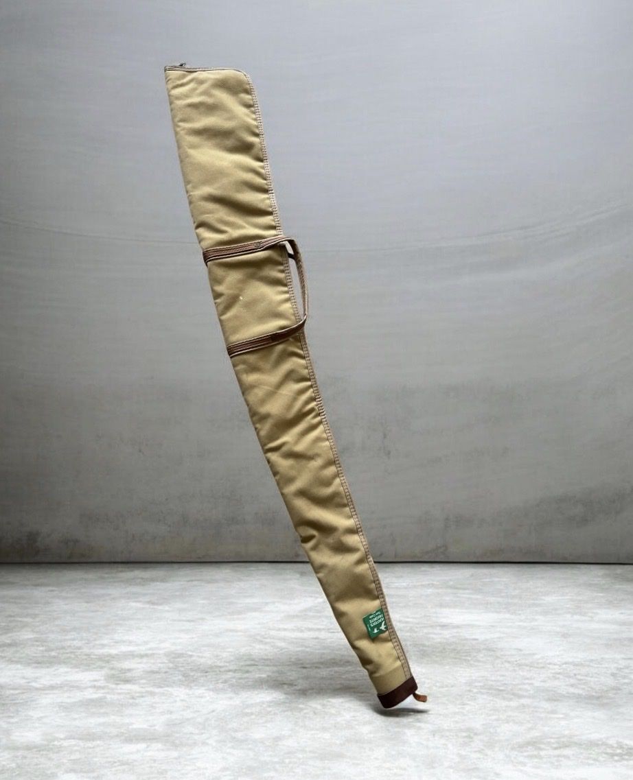 Gun case rifle red head