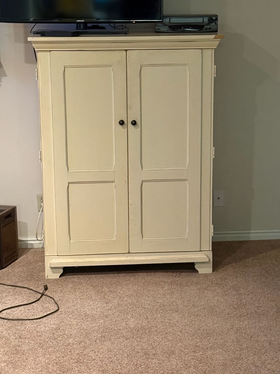 TV Hutch
