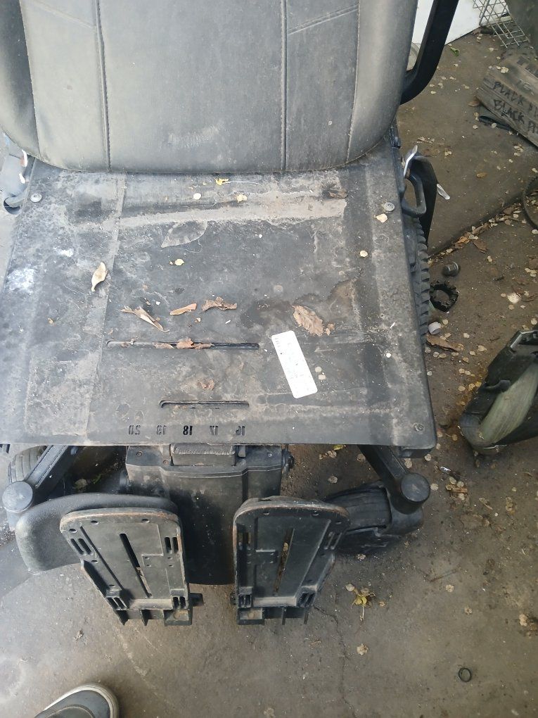 Main image 4