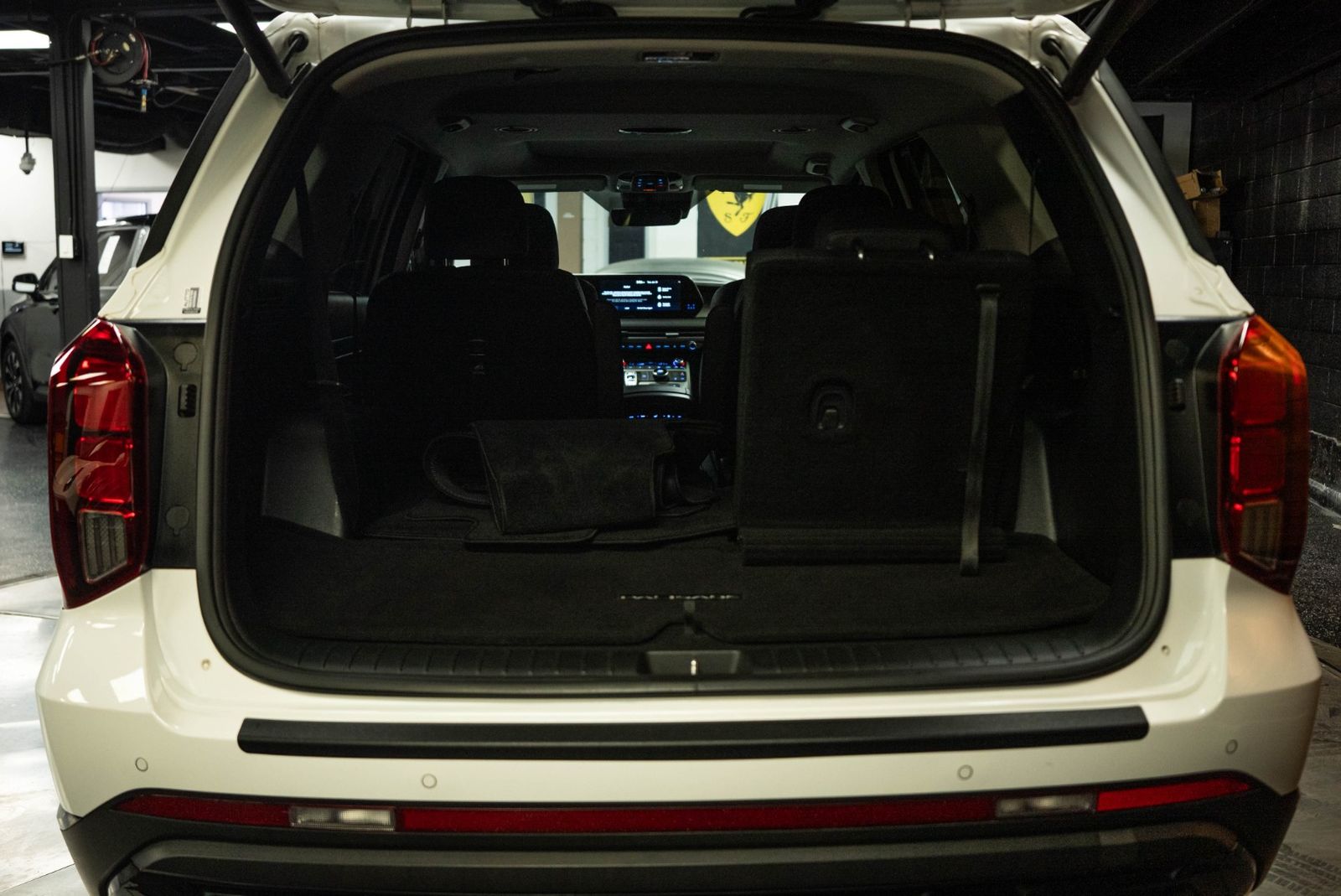 Main image 8