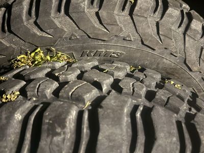 BFGoodrich Mud-Terrain T/A KM3 28x10R14 ATV/UTV Tires - Set of 2 in good condition