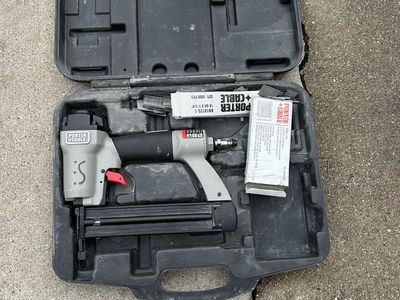 PORTER-CABLE BN125A 18-Gauge 1-1/4" Brad Nailer Kit with Case