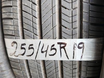 255/45r19 kumho majesty