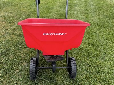 EARTHWAY Walk-Behind Broadcast Spreader for Lawn and Garden - NEW