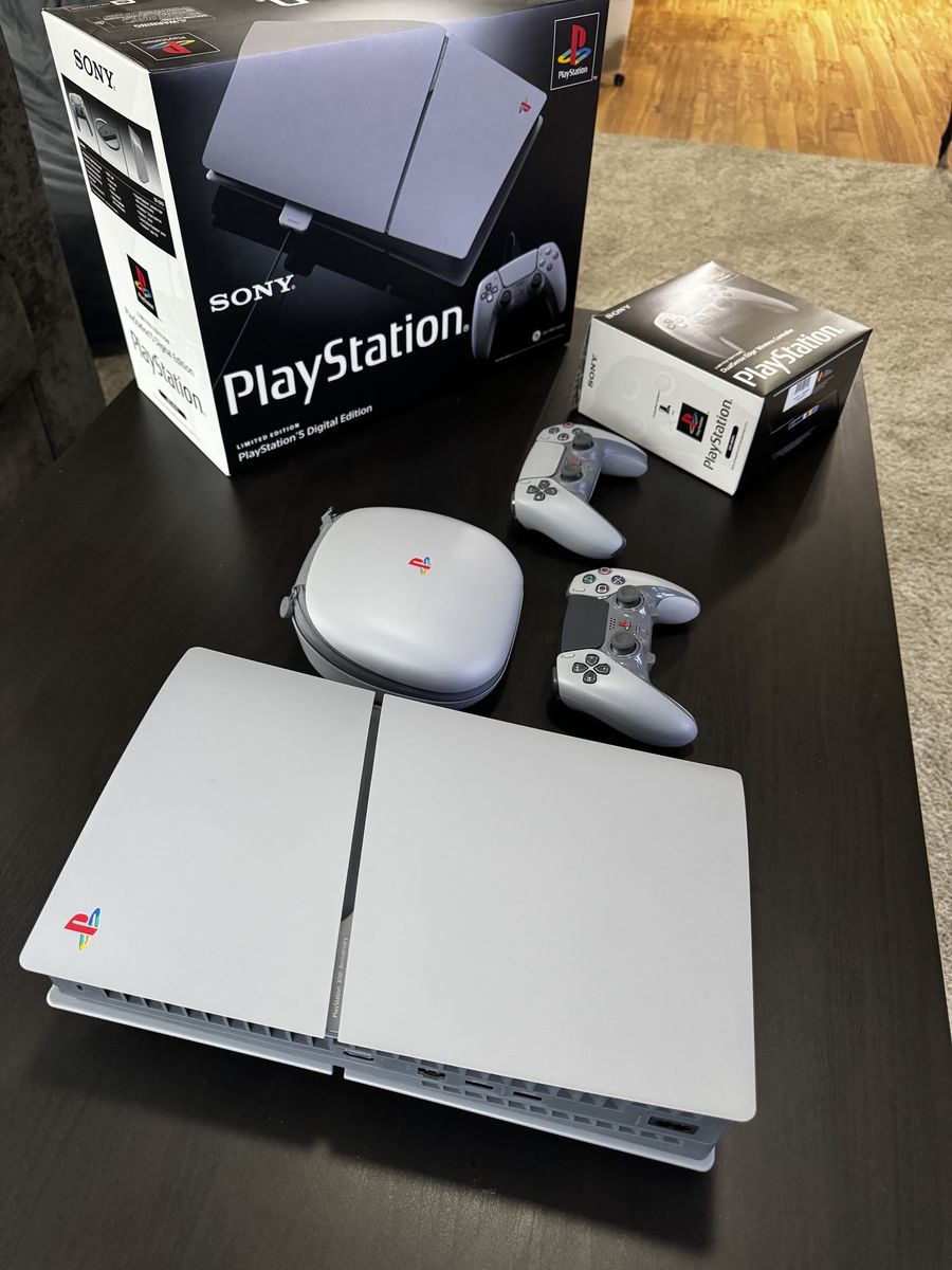 30th Anniversary PS5 W/ EDGE Controller