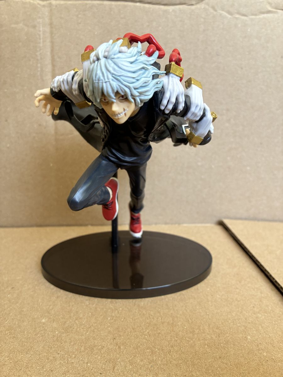 tomura shigaraki action figure