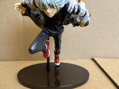 tomura shigaraki action figure