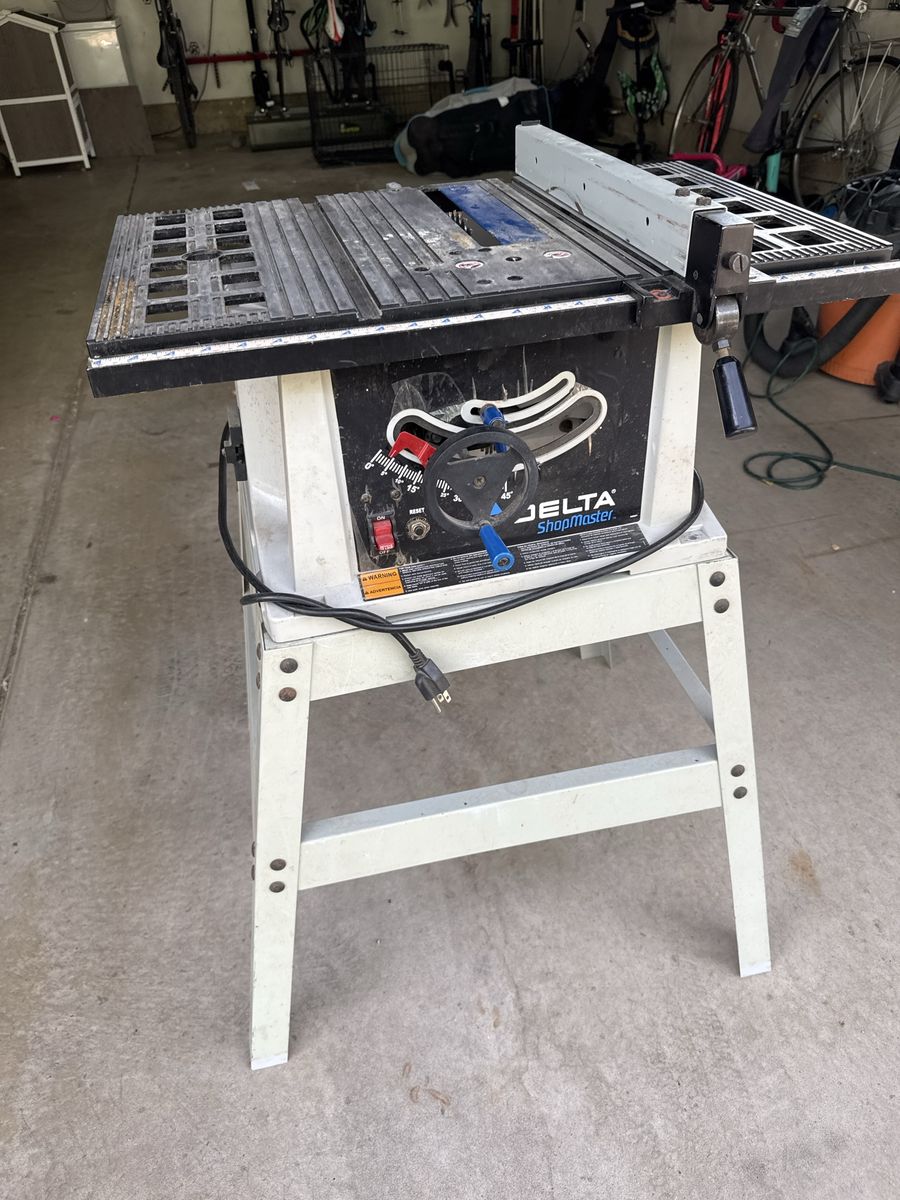 DELTA Shopmaster Table Saw