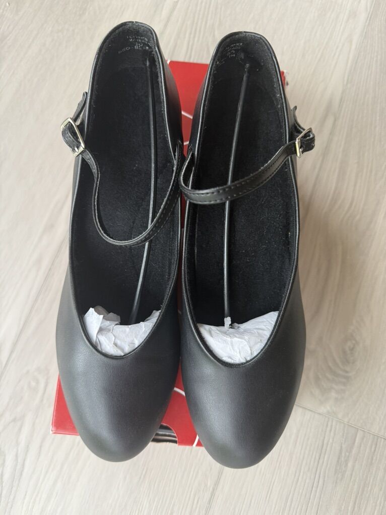 Women’s Capezio Character Shoe Size 10 M