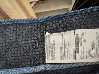 Free (high-end)Twin Mattress