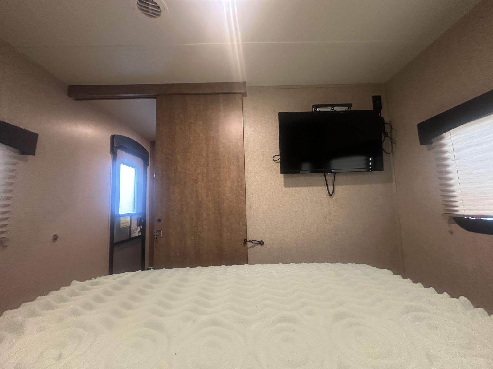 Main image 12