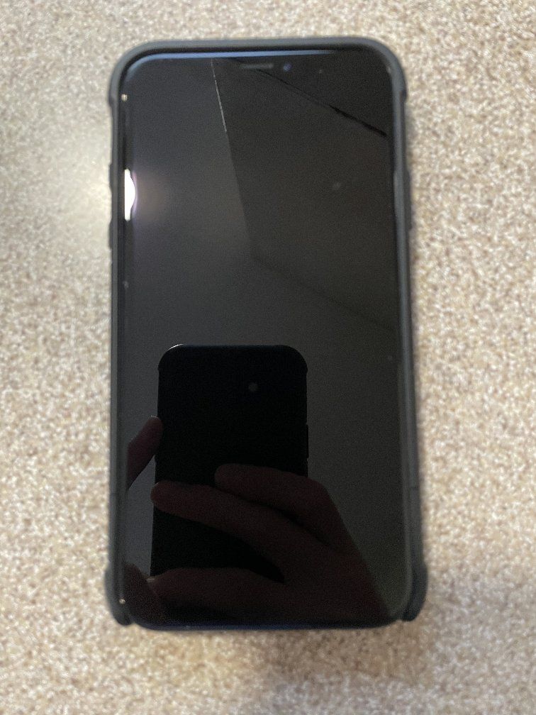 iPhone XR 64 gb with Scooch Wallet Case