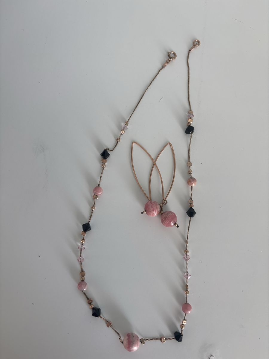 AEIDAN AOR JEWELRY  ROSE OF INCA     Pink & Black Beaded Necklace & Earring Set - Rose Gold Tone Chain with Gemstone Beads.