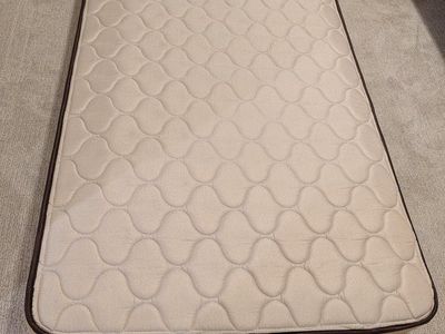 Twin Mattress - Excellent Condition, Clean & Comfortable - Perfect for Guest Room or Kids Bed