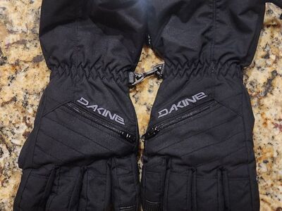 DAKINE YOUTH XL WATERPROOF GLOVES