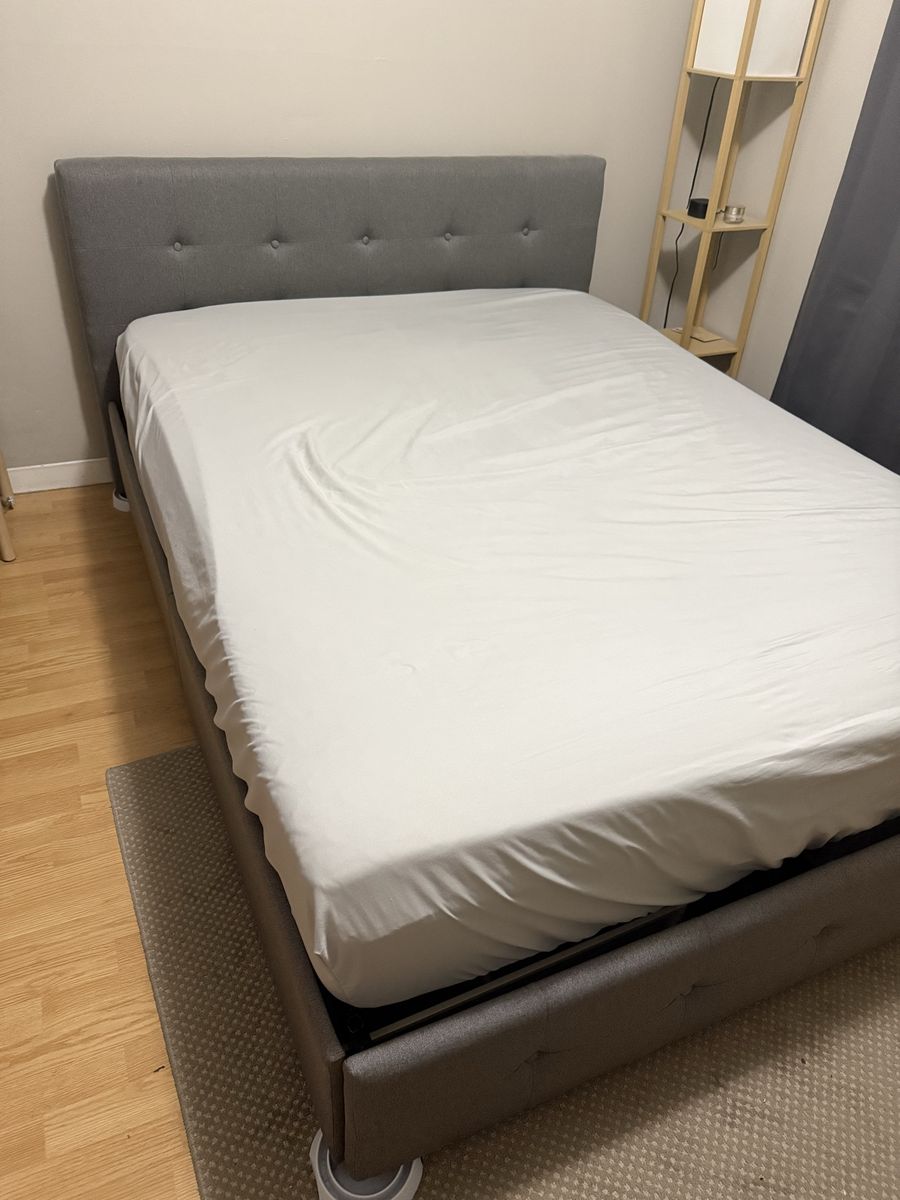 Tufted Queen-sized Headboard with storage drawers