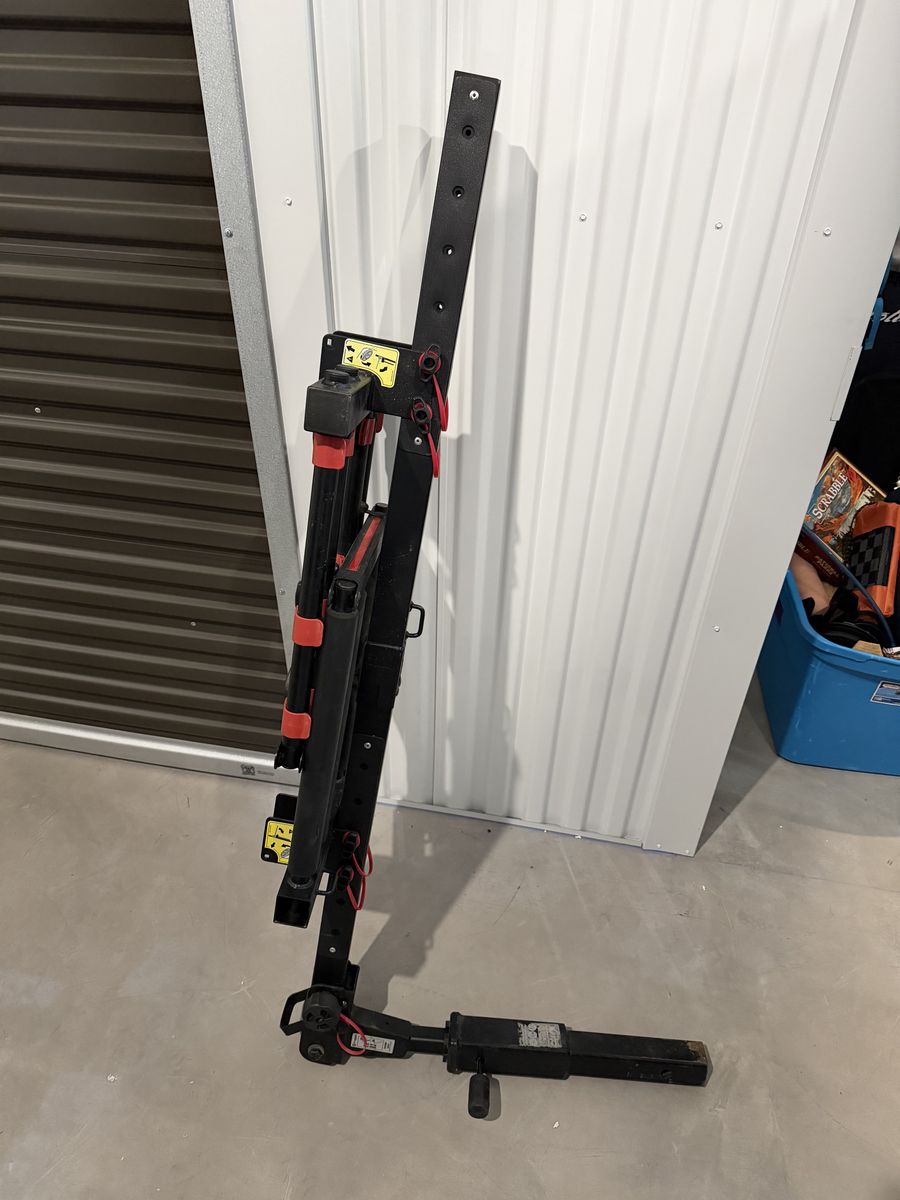 Tyger hitch-mounted ski rack
