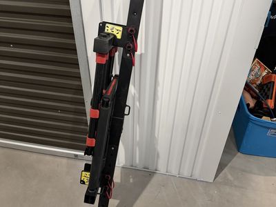 Tyger hitch-mounted ski rack