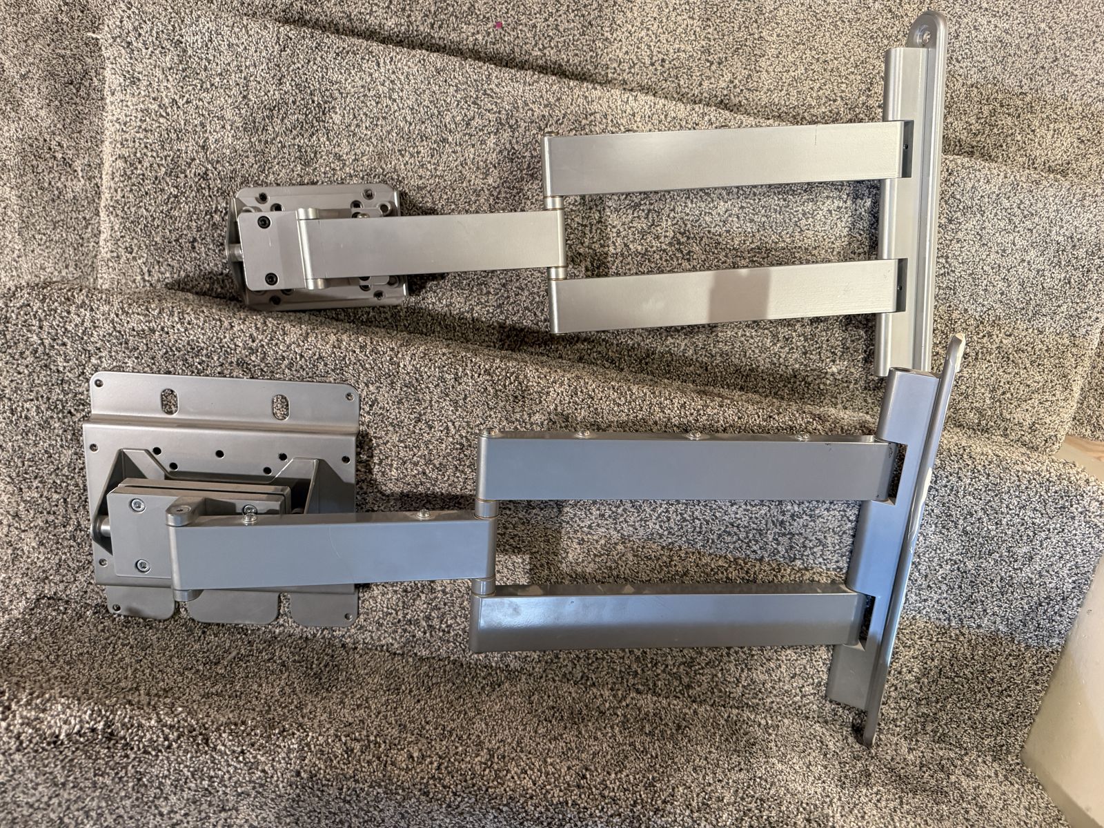 Articulating wall mount for TV