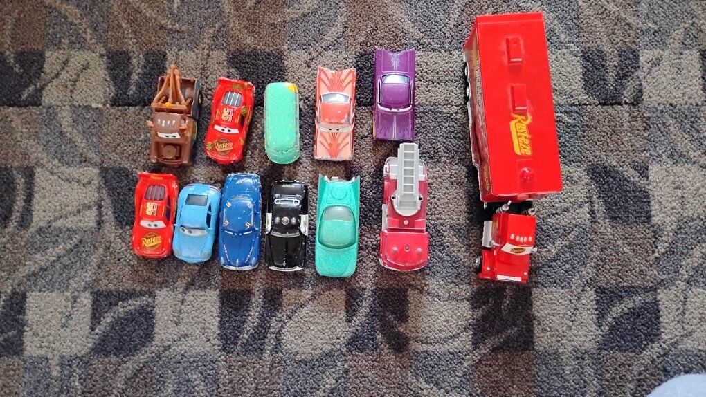 Lighting McQueen cars