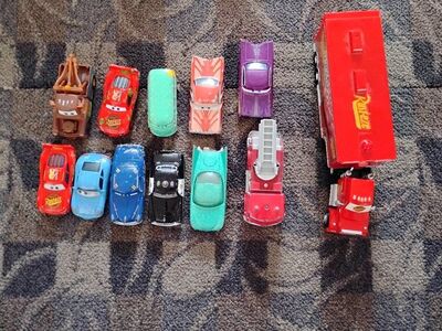Lighting McQueen cars